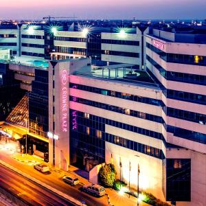 отель Crowne Plaza Dubai Deira