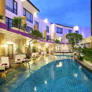 отель Kuta Central Park Hotel