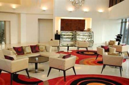 Fortune Select Metropolitan