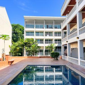 отель Tri's Miracle Kata Beach Side