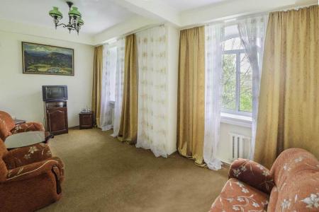 Отель Октябрь в Кисловодск - Россия