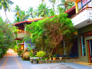 Отель Sanmira Renaissance в Унаватуна - Шри-Ланка