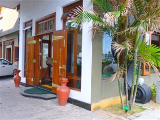 Отель Sanmira Renaissance в Унаватуна - Шри-Ланка