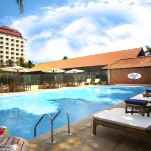 отель The Gateway Hotel Marine Drive Ernakulam
