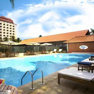 отель The Gateway Hotel Marine Drive Ernakulam