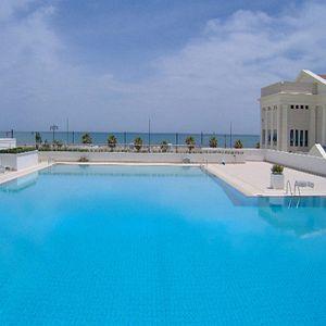 Las Arenas Balneario Resort