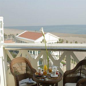 Las Arenas Balneario Resort