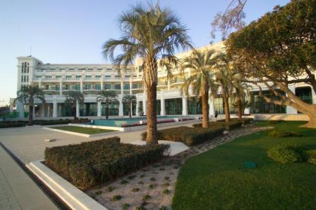 Las Arenas Balneario Resort