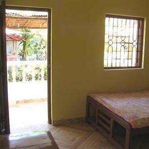 Отель V & M Calisto Guest House в Мандрем - Индия