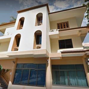 отель Hemingway`s Hotel