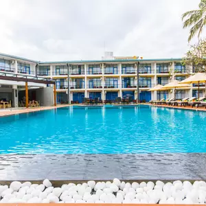 отель Camelot Beach Hotel