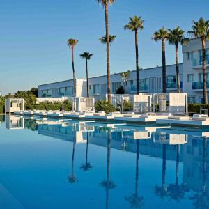 отель So White Club Resort