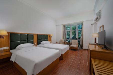 Отель Huayuan Hot Spring Seaview Resort в Бухта Санья - Китай