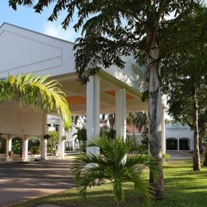 отель Sarova Whitesands Beach Resort & Spa