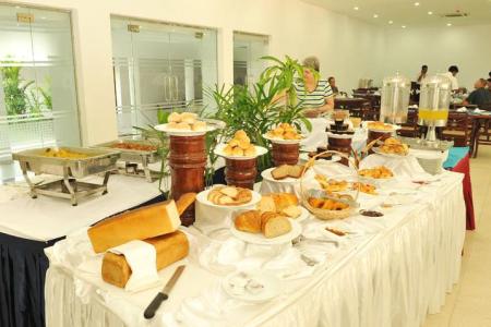 Отель Catamaran Beach Hotel в Негомбо - Шри-Ланка