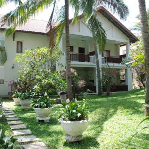 отель Canary Beach Resort