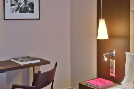 Отель Derby Alma  в Париж - Франция