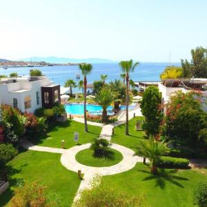 отель Costa Luvi Hotel