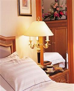 отель Zhaolong Hotel