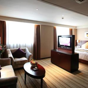 отель Greenland Jiulong Hotel