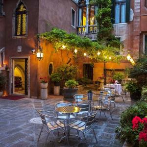 отель Hotel San Moise