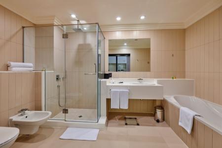 Отель Millennium Airport Hotel Dubai в Дейра - ОАЭ