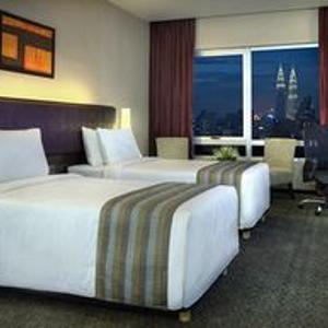 отель Furama Bukit Bintang