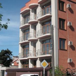 отель Манополис