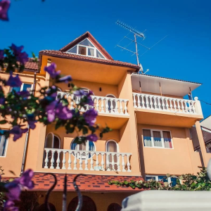 отель Lantana Hotel