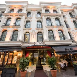 отель Sura Design Hotel & Suites
