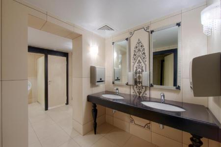 Двор Подзноева (Главный корпус)