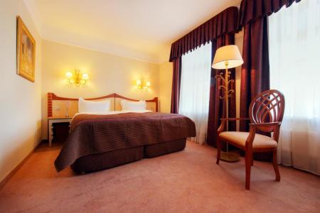 Двор Подзноева (Главный корпус)