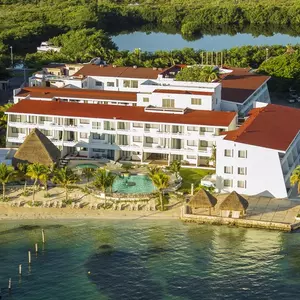 отель Cancun Bay Resort