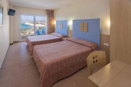 Отель Caprici в Санта-Сусанна - Испания