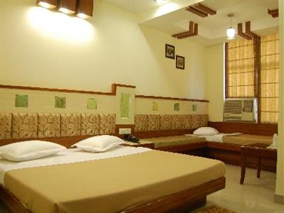 Отель Aster Inn в Дели - Индия