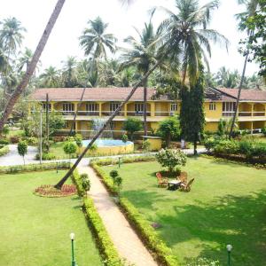 отель Carina Beach Resort