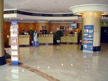 Отель Holiday Inn Express Shanghai Zhenping by IHG в Шанхай - Китай