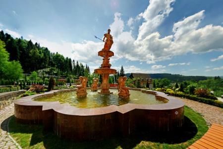 Три сына и дочка