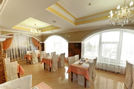 Три сына и дочка