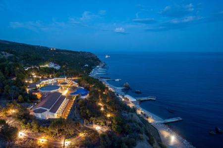 Отель Крымский бриз Hotel & Villas в Ялта - Россия