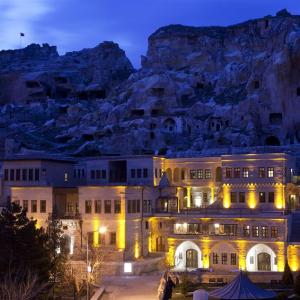 отель Fresco Cave Suites & Mansions