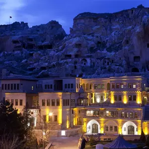 отель Fresco Cave Suites & Mansions