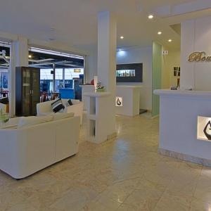 отель Arya Eightball Records Hotel