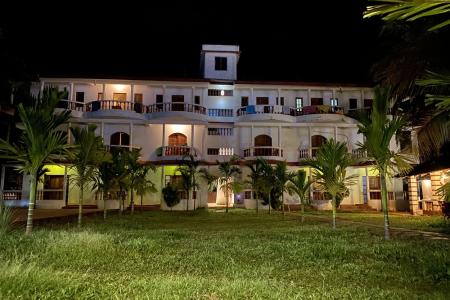 Отель Oasis Beach Resort в Морджим - Индия