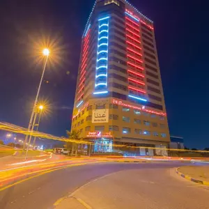 отель Ewan Hotel Apartments