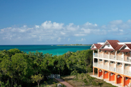 Memories Flamenco Beach Resort