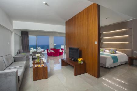 Отель FUN&SUN FAMILY King Evelthon в Пафос - Кипр