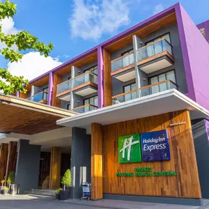 отель Holiday Inn Express Phuket Patong Beach Central