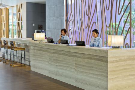 Отель Holiday Inn Express Phuket Patong Beach Central в пляж Патонг - Таиланд