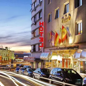 отель Queen's Astoria Design Hotel